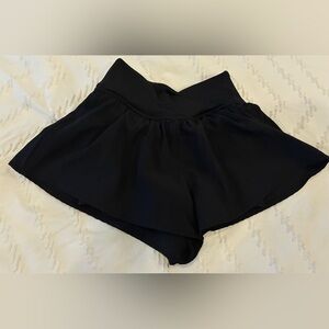 Yogalicious girls Lightstreme Colby crossover Black Shorts. Small 7/8